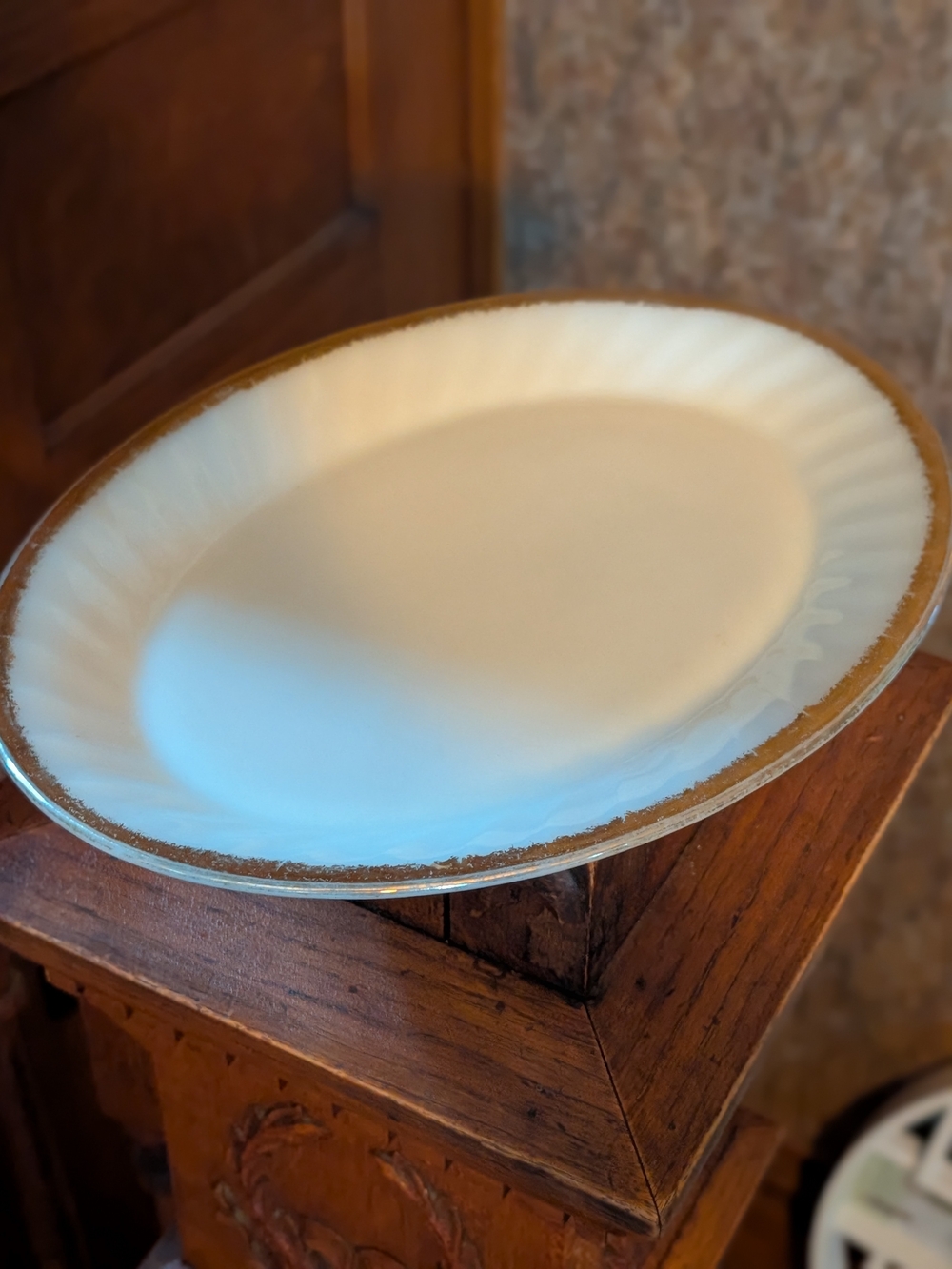 VTG OVEN FIRE KING WHITE GLASS SWIRL GOLD TRIM SERVING PLATTER DISH OVAL 12"